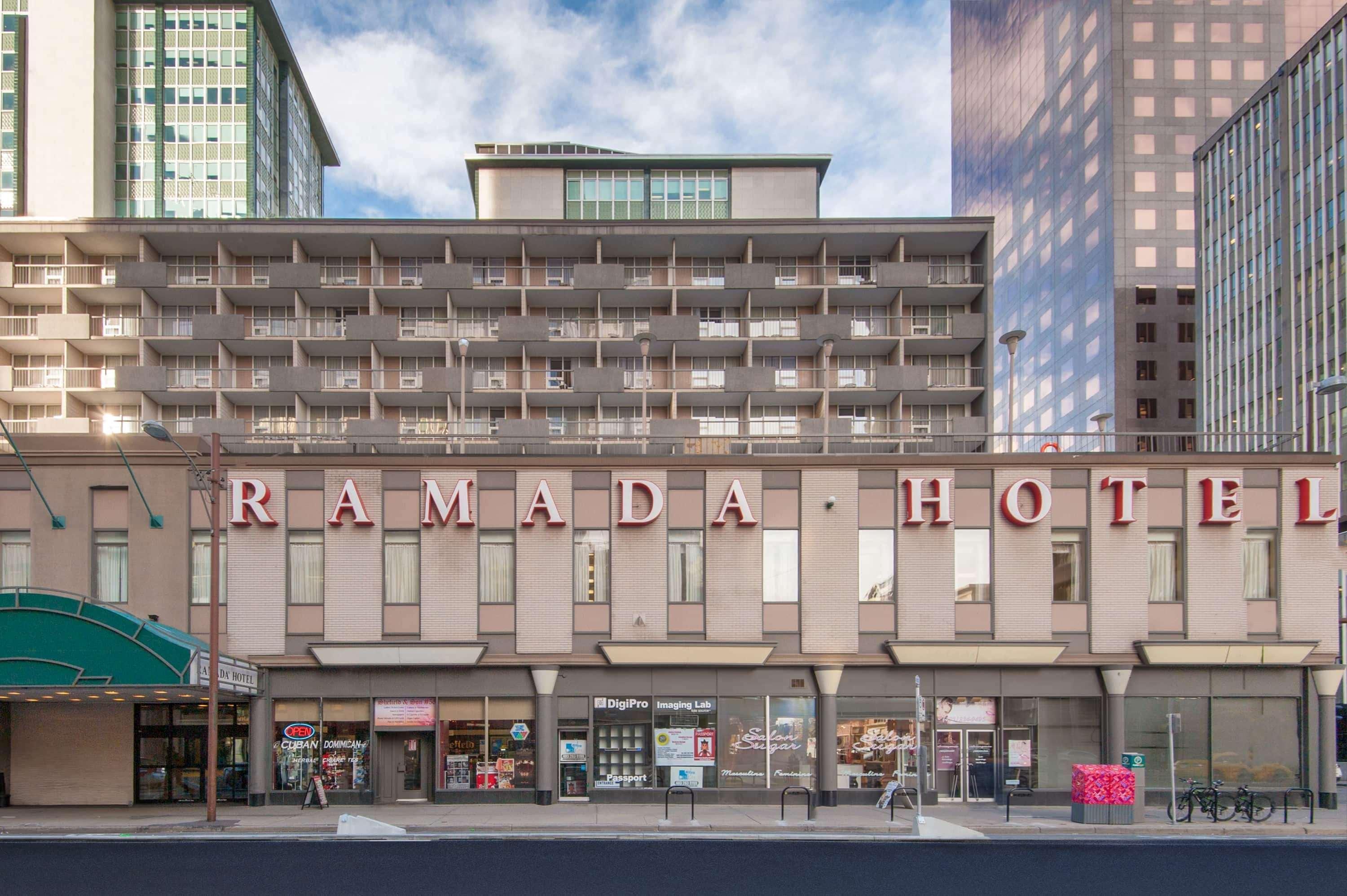 Ramada Plaza By Wyndham Calgary Downtown Hotel Kültér fotó