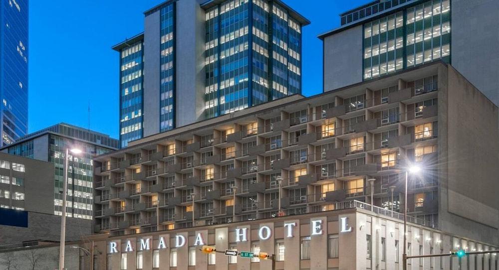 Ramada Plaza By Wyndham Calgary Downtown Hotel Kültér fotó