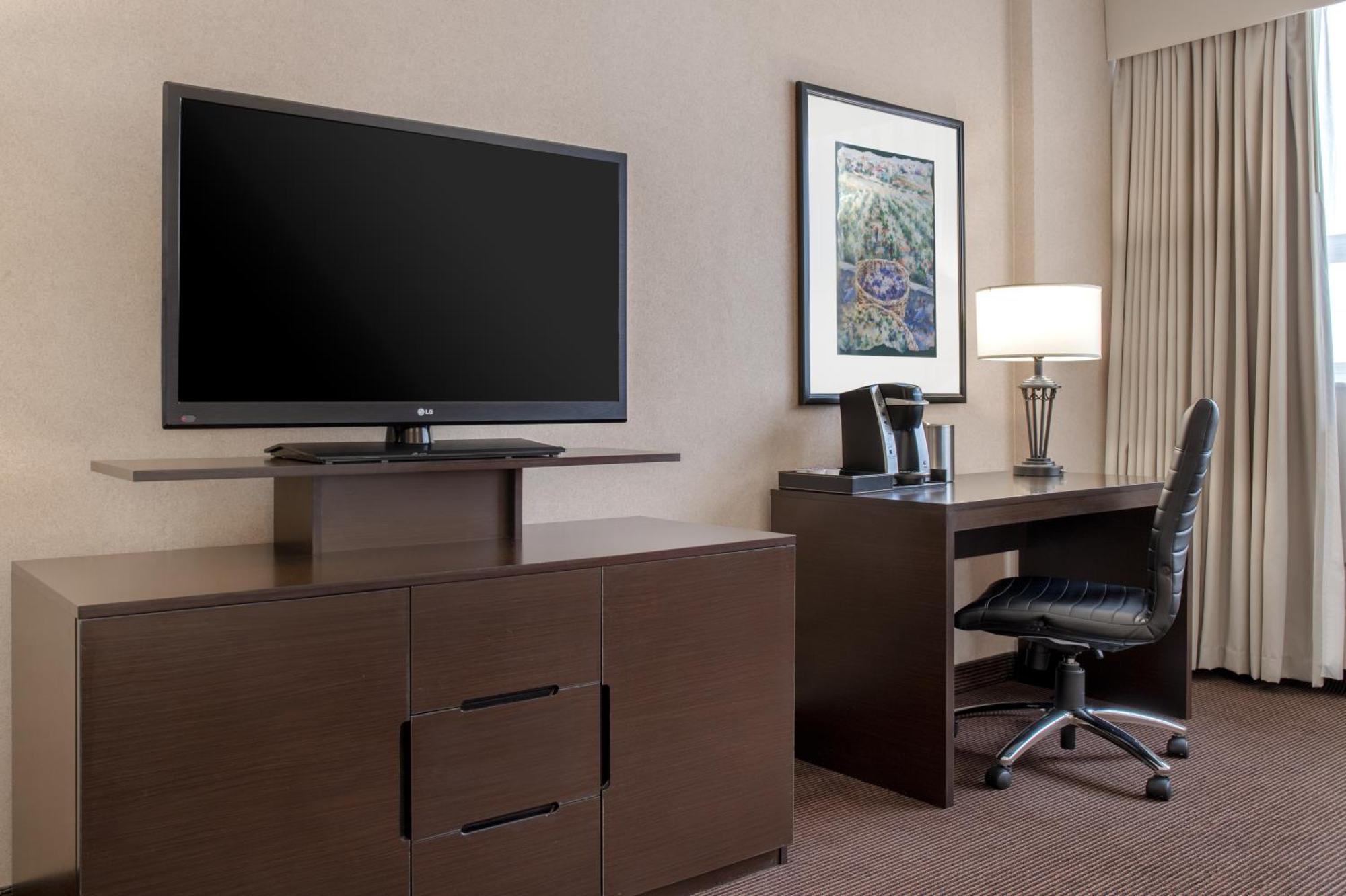 Ramada Plaza By Wyndham Calgary Downtown Hotel Kültér fotó