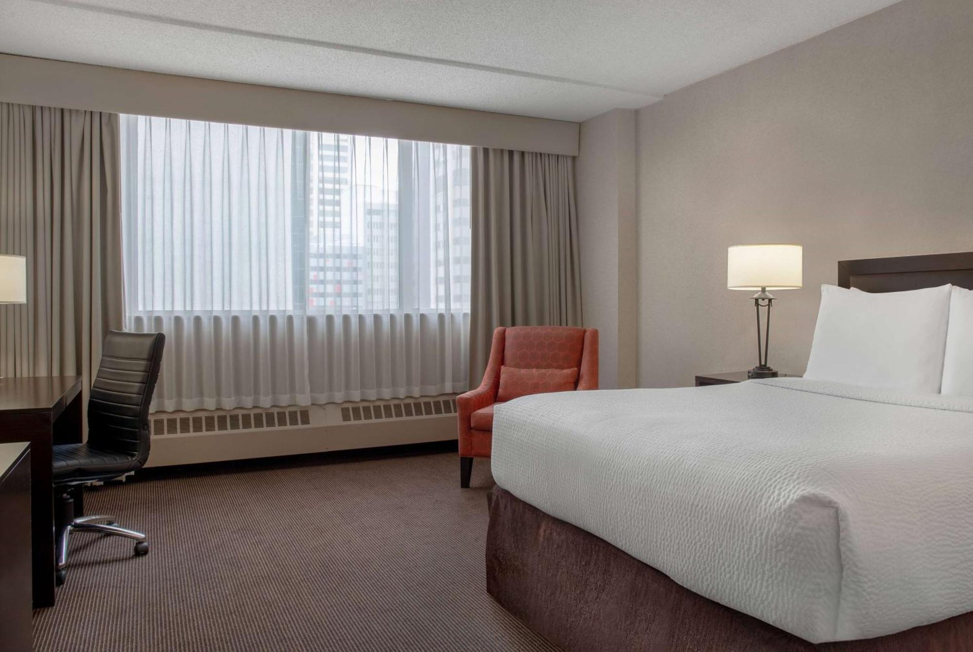 Ramada Plaza By Wyndham Calgary Downtown Hotel Kültér fotó
