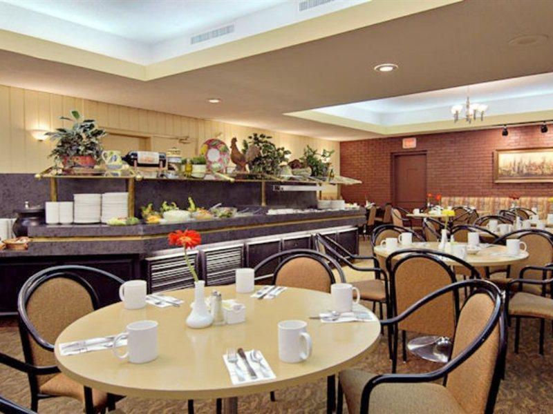 Ramada Plaza By Wyndham Calgary Downtown Hotel Kültér fotó