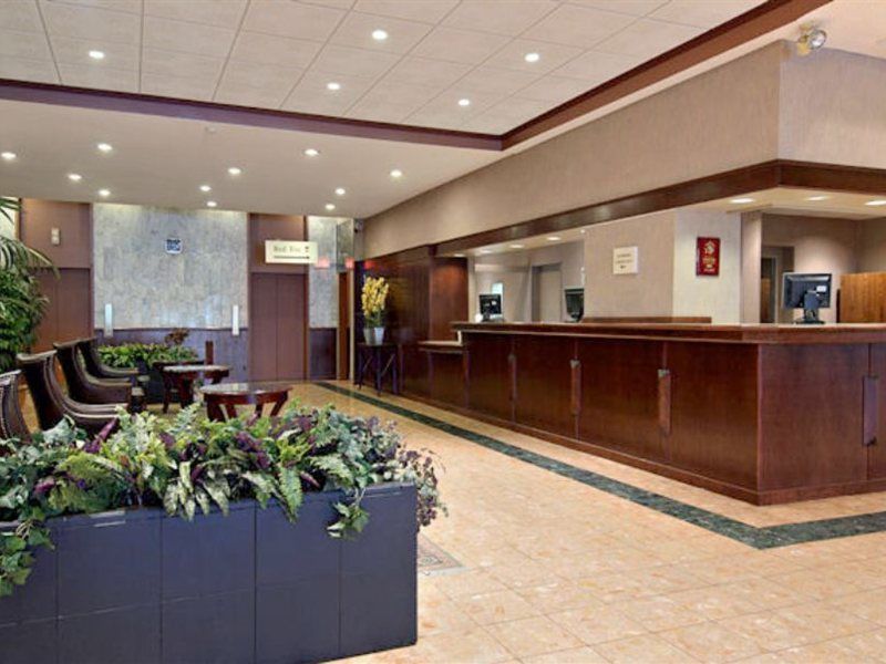 Ramada Plaza By Wyndham Calgary Downtown Hotel Kültér fotó