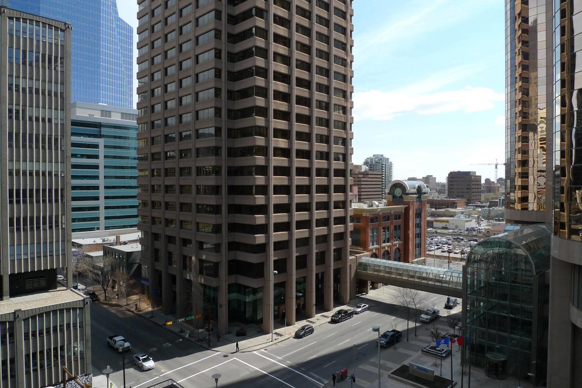 Ramada Plaza By Wyndham Calgary Downtown Hotel Kültér fotó